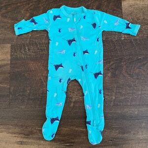 *LIKE NEW* Kyte Baby Sting Ray Footie Onesie | Newborn